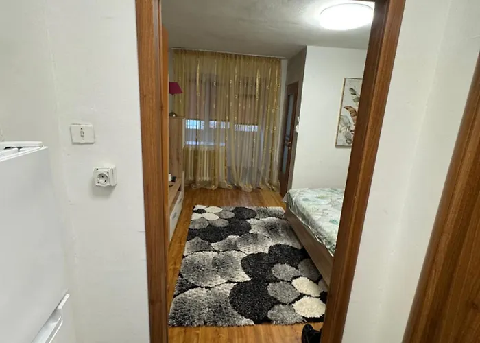 Garsoniera -single 91 * Бухарест